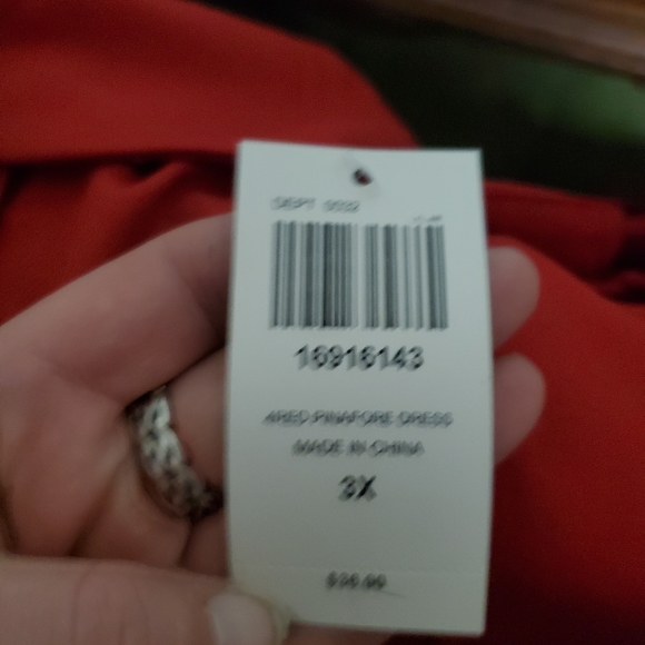 Hot Topic Red Heart Buckle Pinafore Dress 3XL NWT - Picture 3 of 3